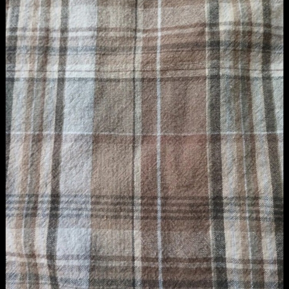 Bundle of Men's Short Sleeve Button Downs - Picture 4 of 7